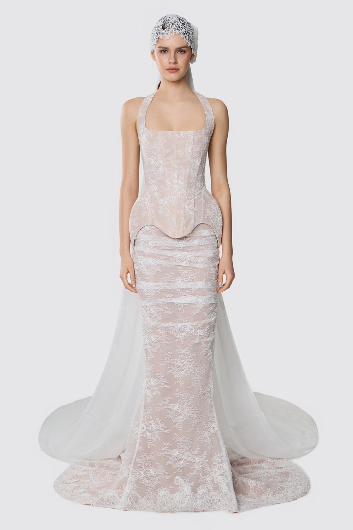 LONG VEIL WITH LACE HAT