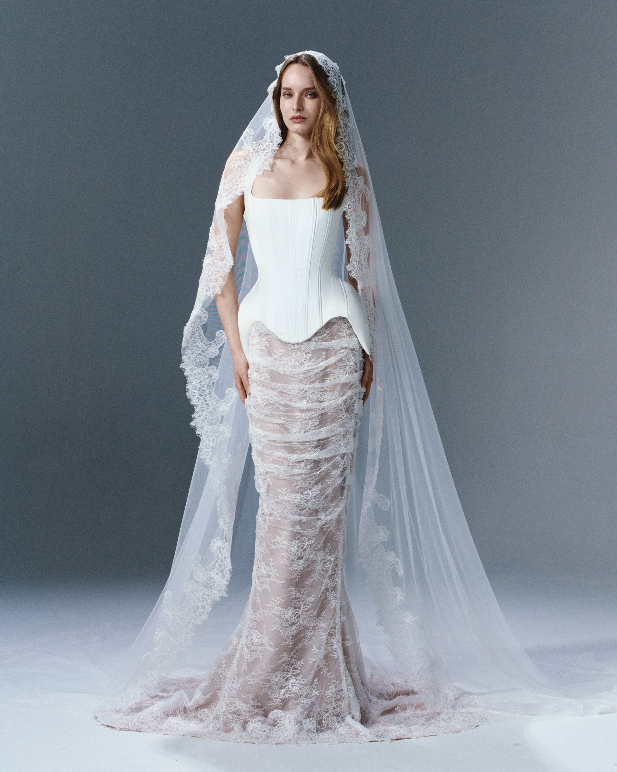 LONG LACE VEIL