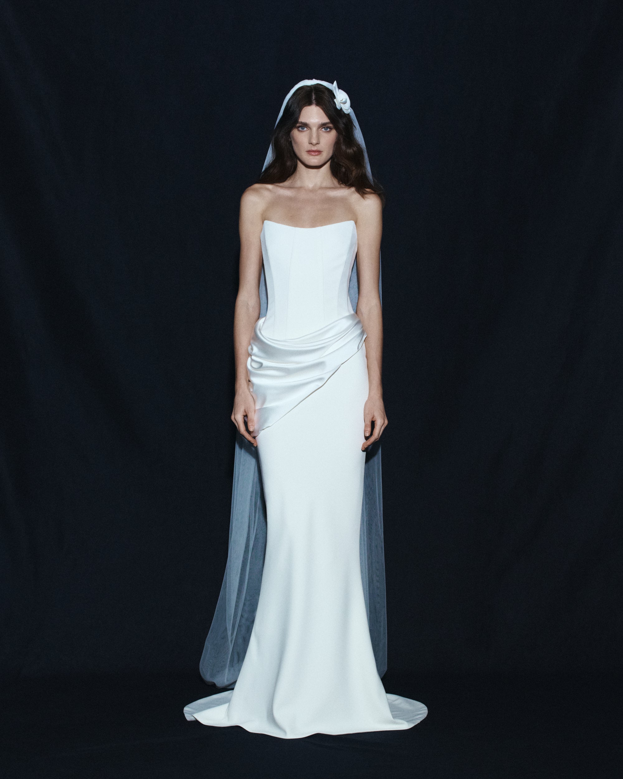 LONG VEIL WITH ORCHID