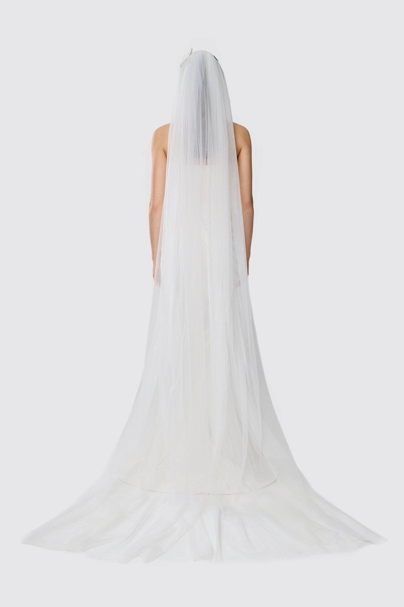 LONG VEIL WITH ORCHID