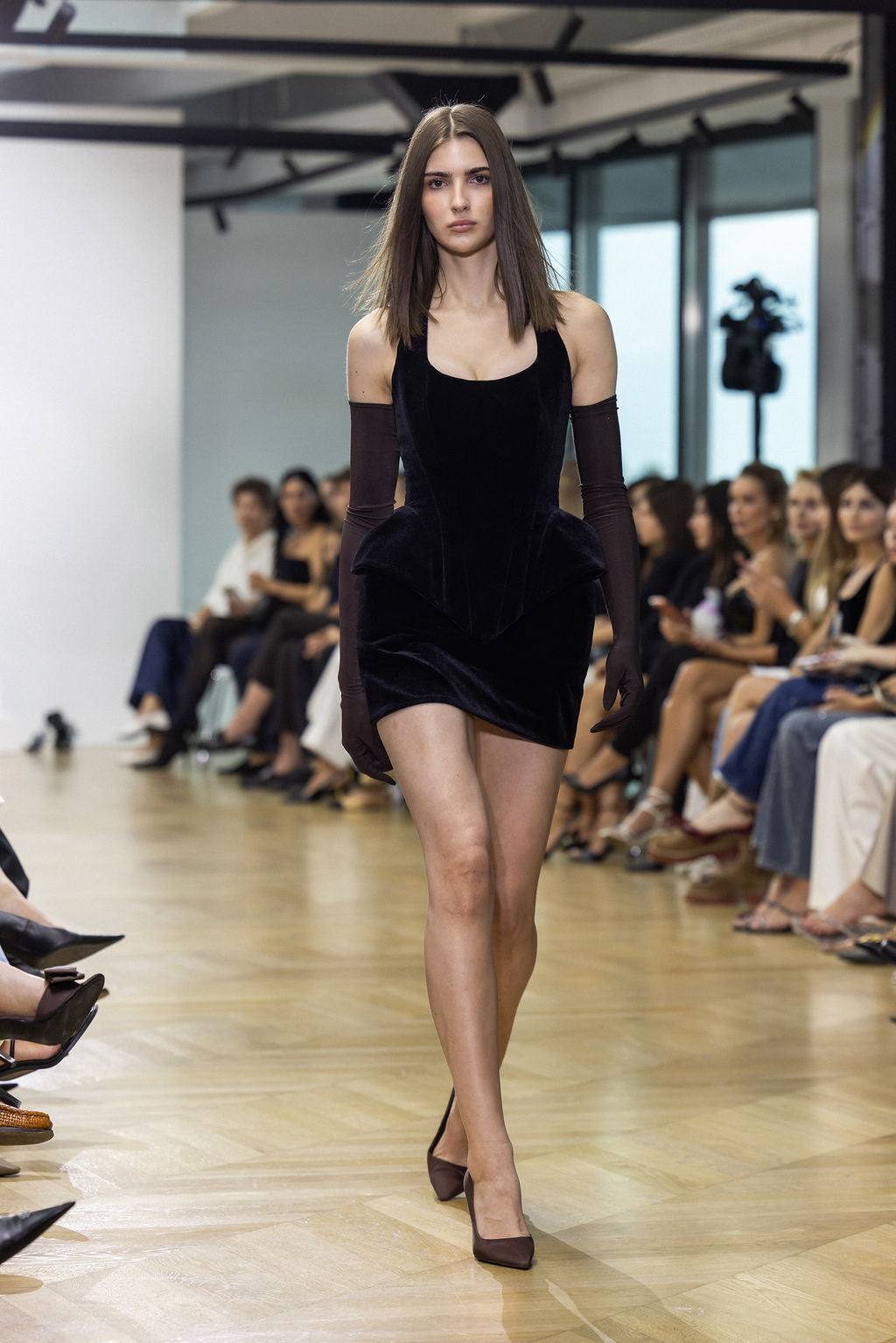 VELVET MINI SKIRT BLACK