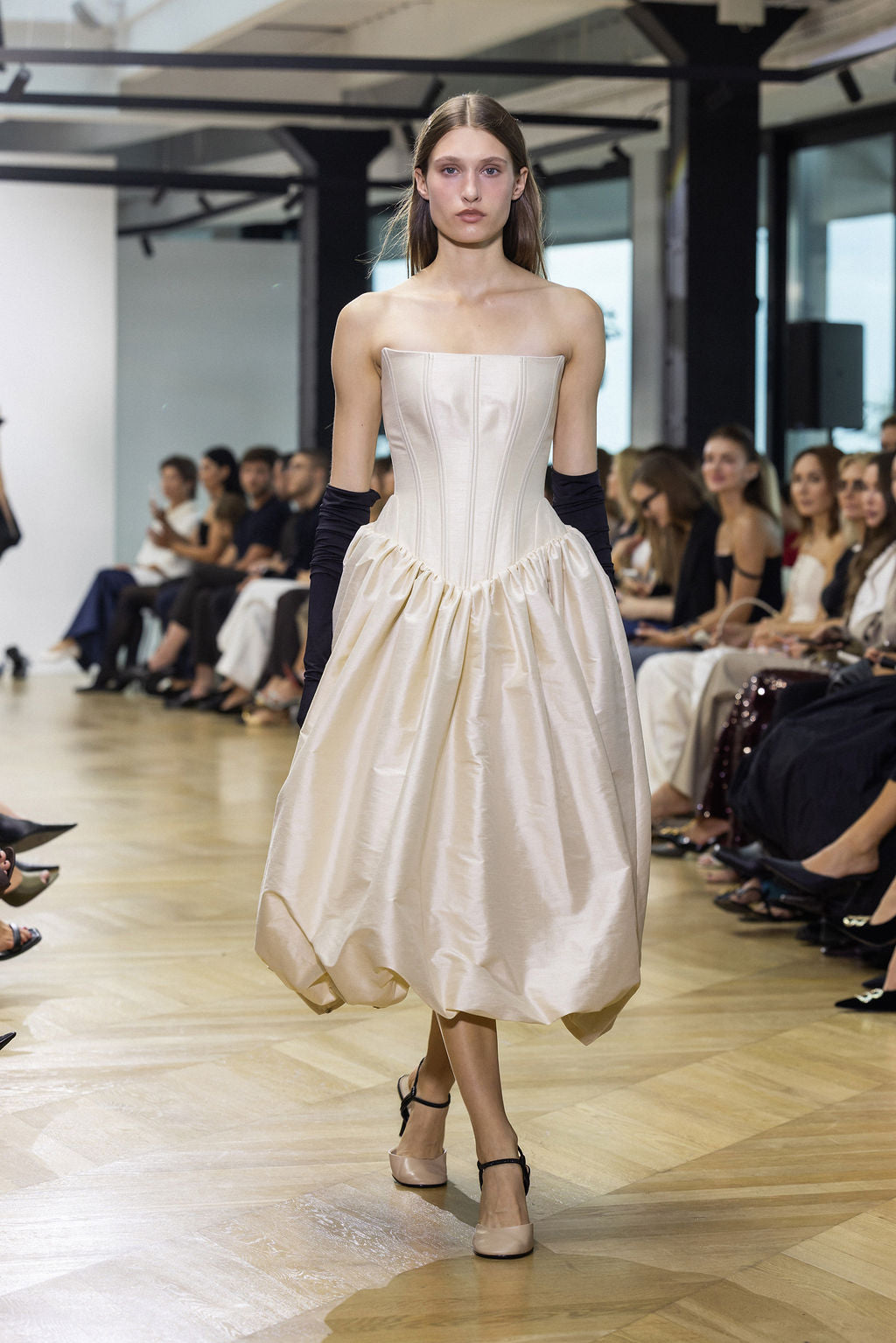 VLADA DRESS BEIGE