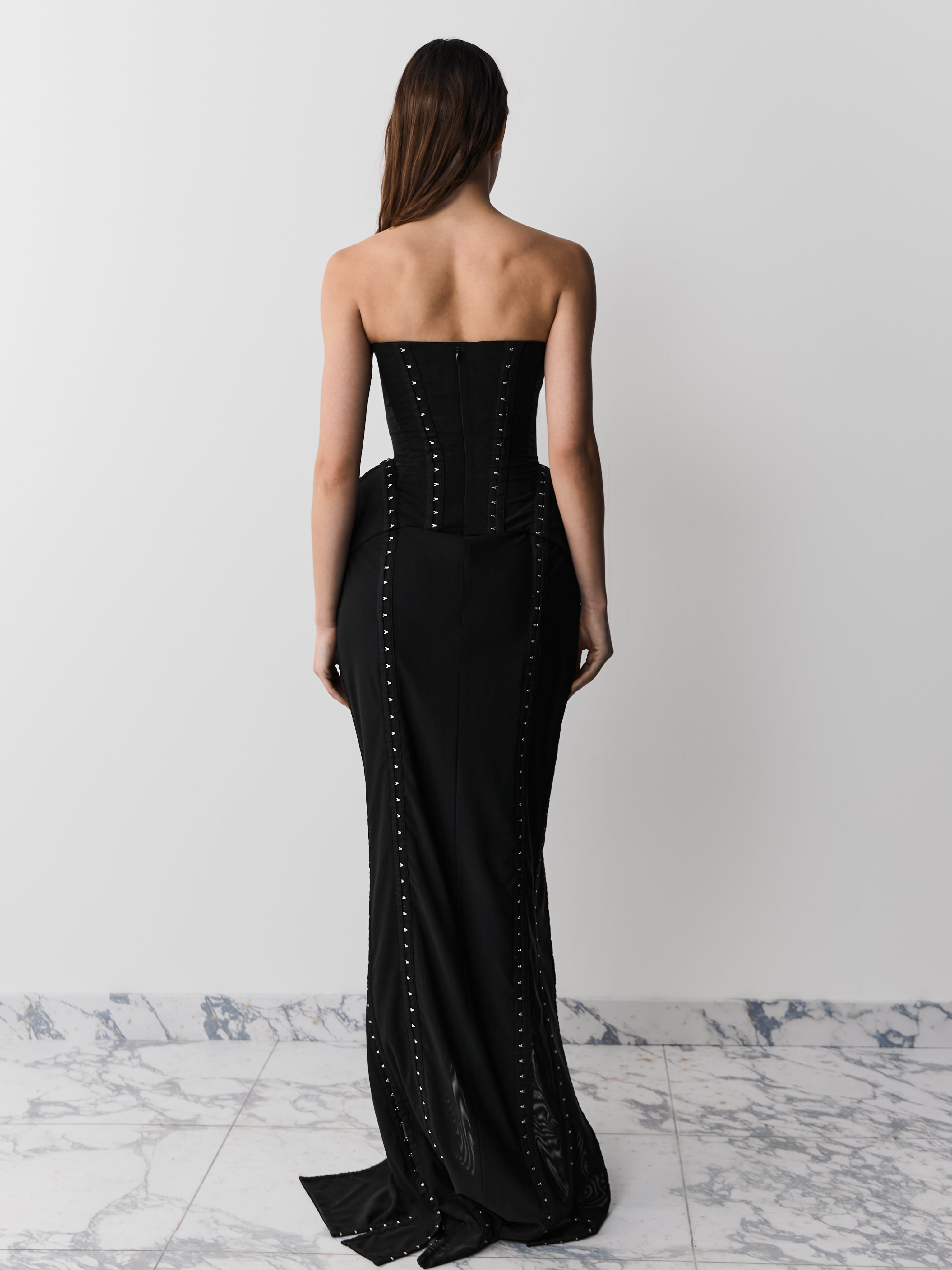 MUNA DRESS WITH HOOKS BLACK