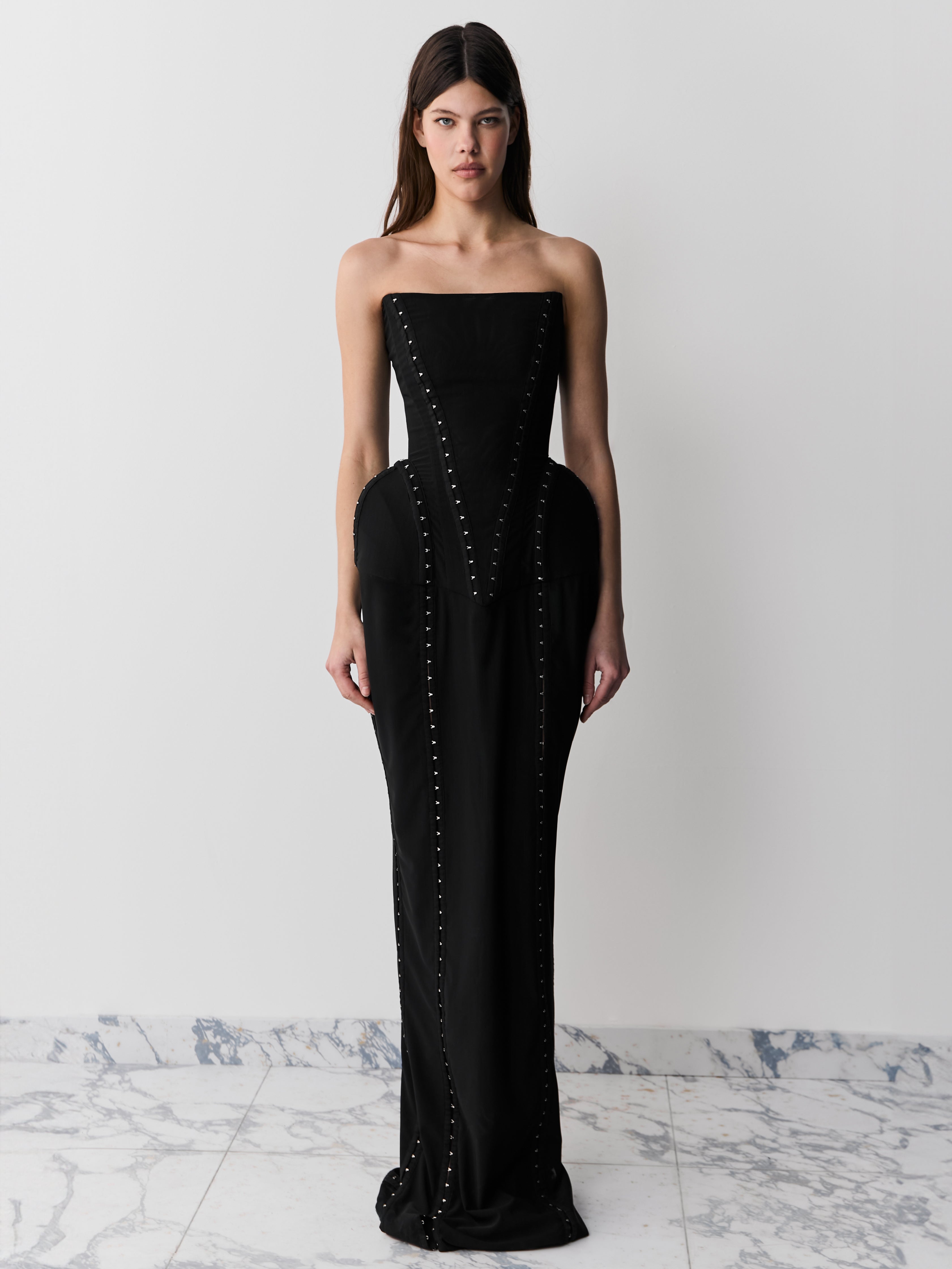 MUNA DRESS WITH HOOKS BLACK