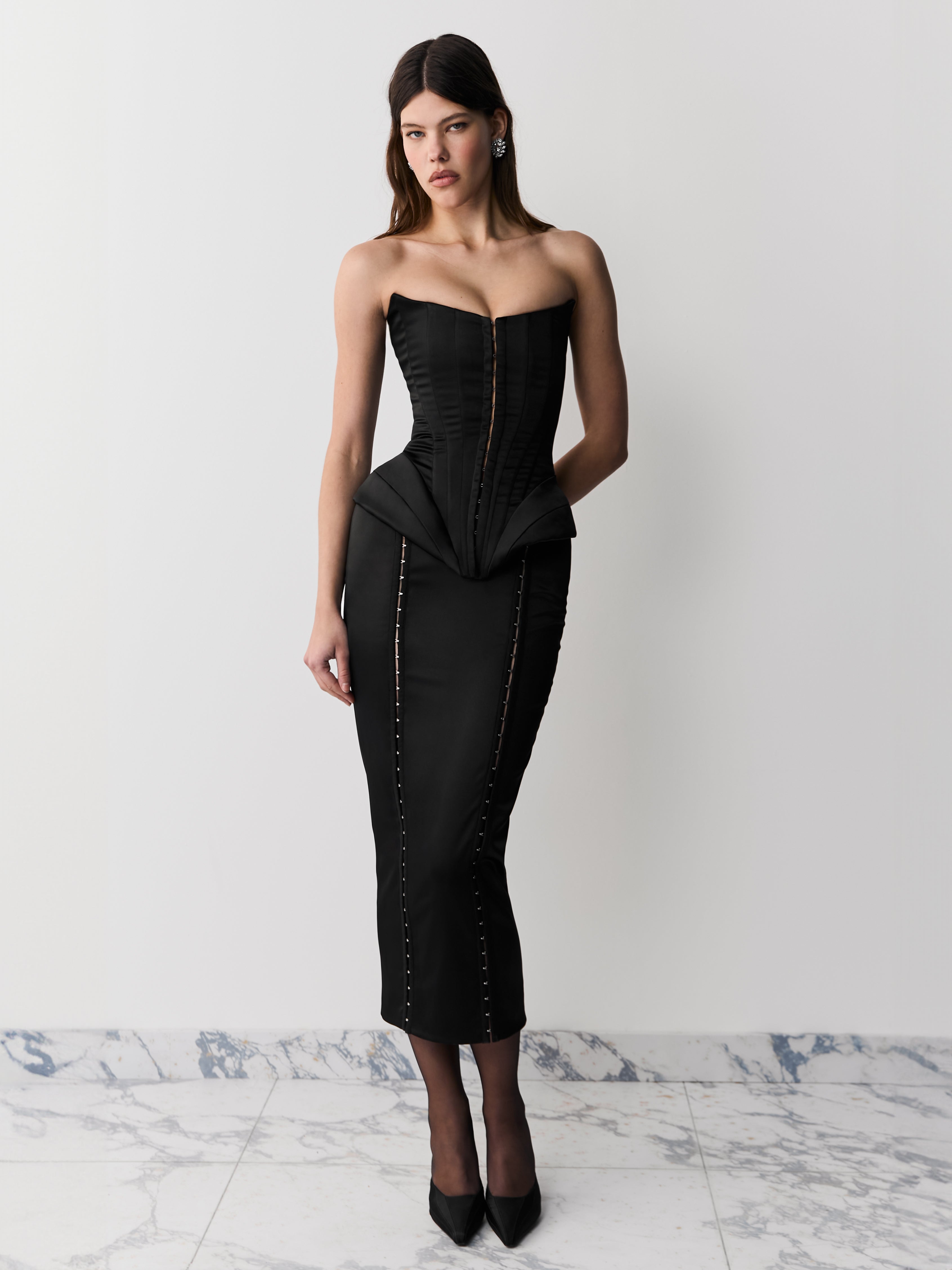SOFT SATIN CORSET WITH HOOKS BLACK