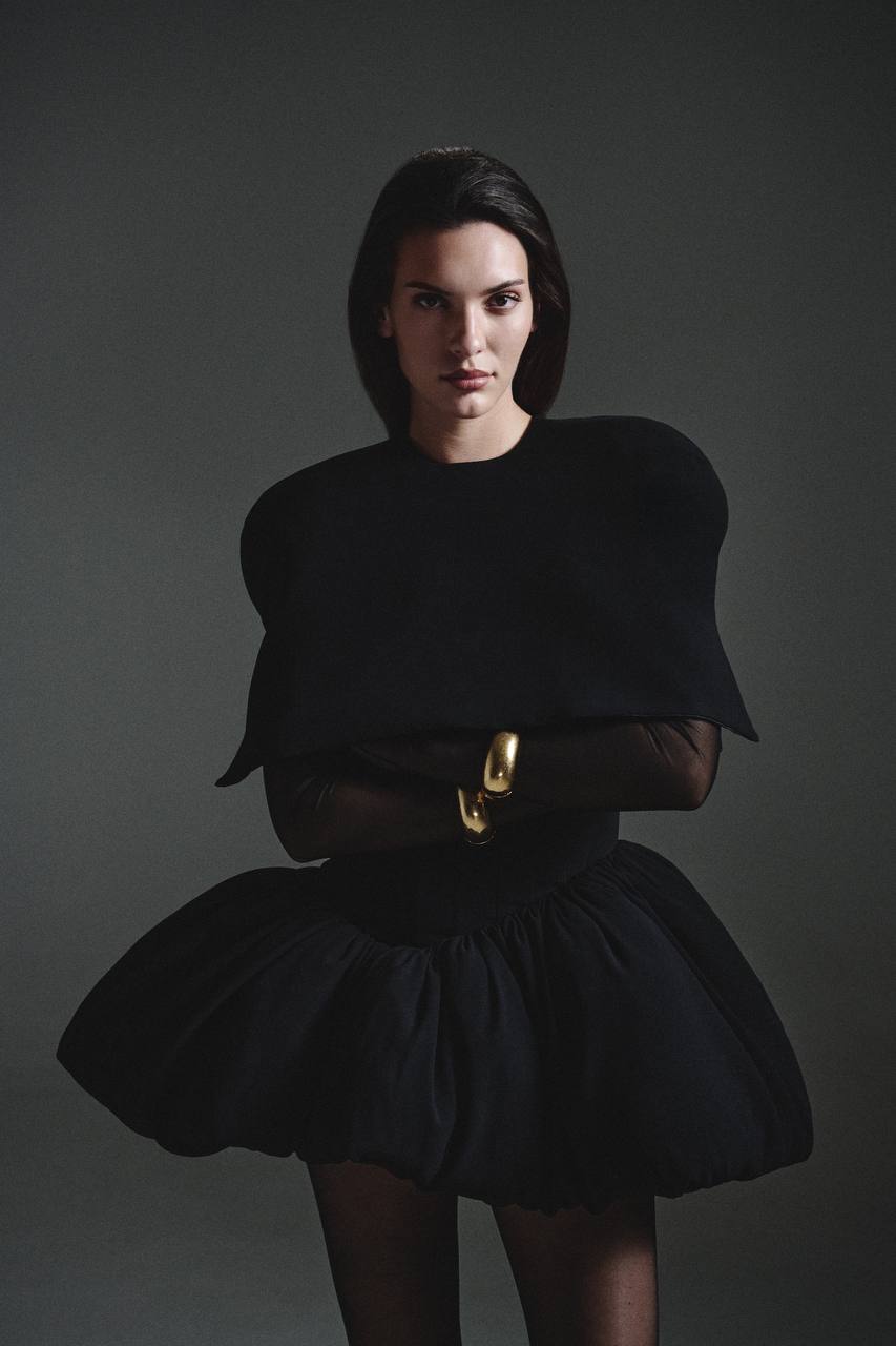 MATT SILK CAPE BLACK