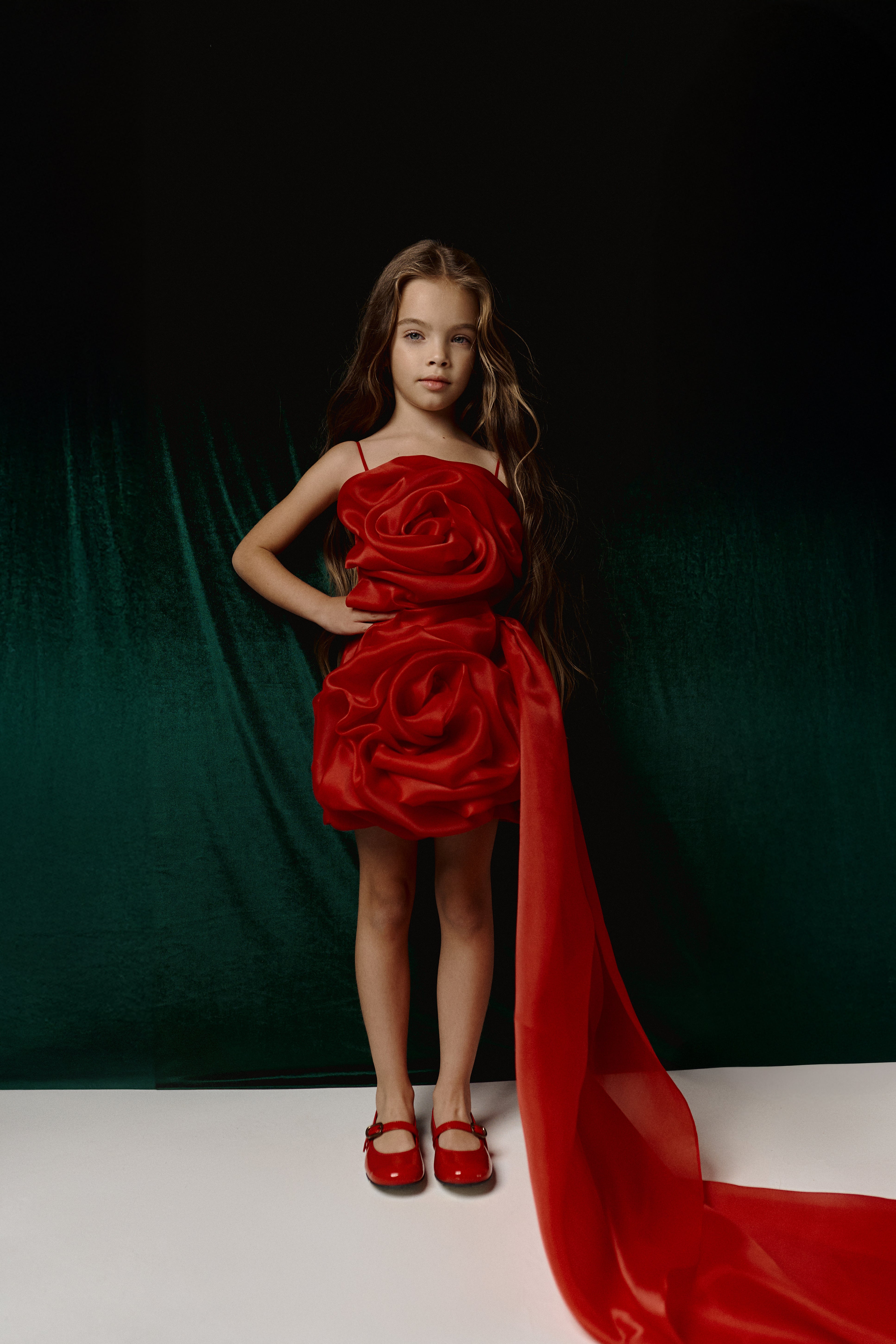 MISS ROSIE DRESS WITH REMOVABLE TRAIL RED