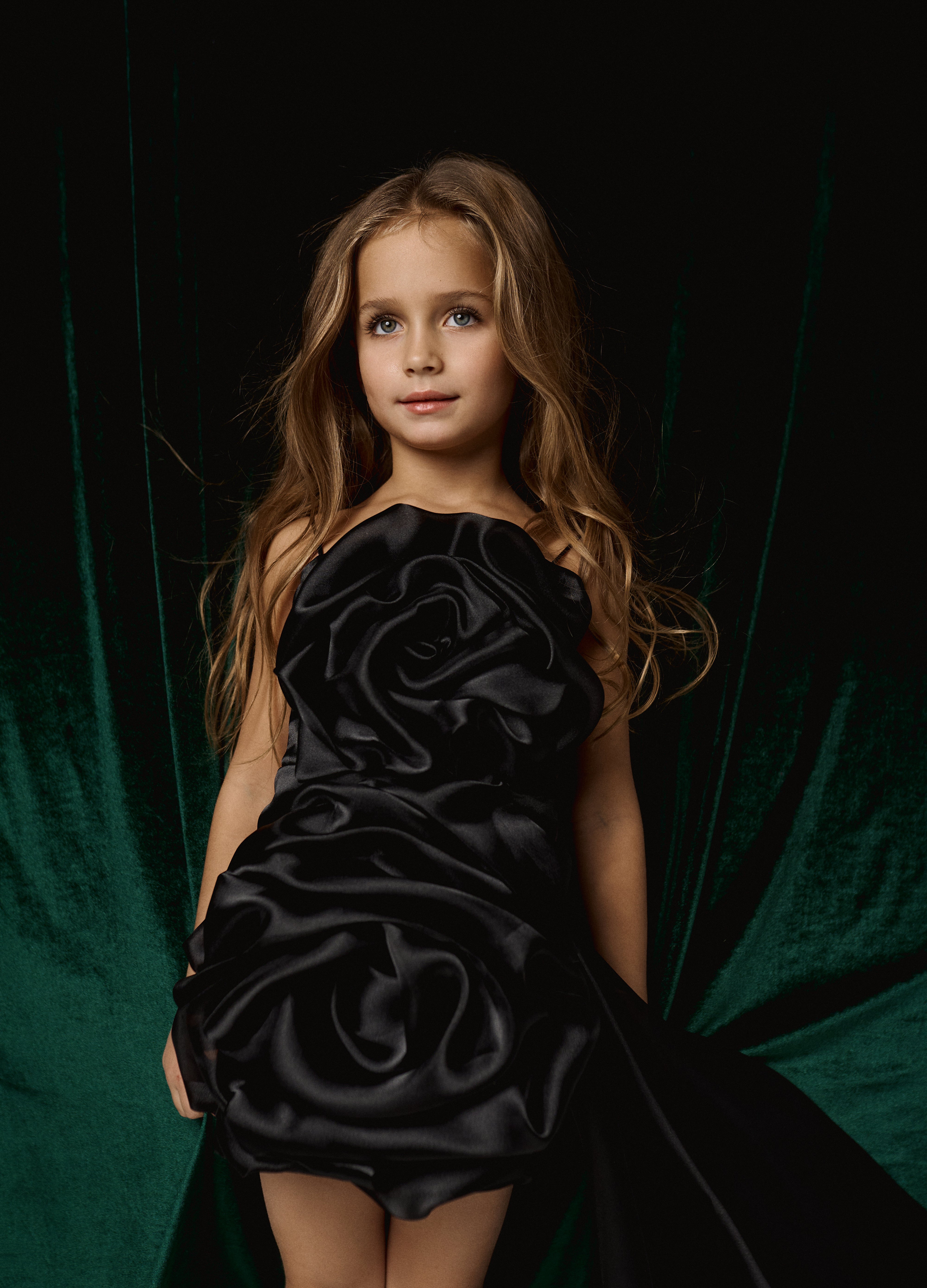 MISS ROSIE DRESS WITH REMOVABLE TRAIL BLACK